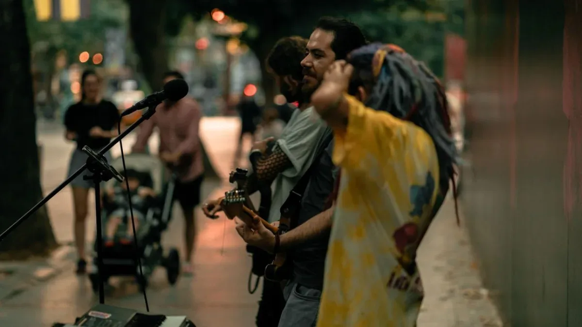 Sokak Orkestrasından Sahne Performansına: Celal Karatüre'nin Yolculuğu