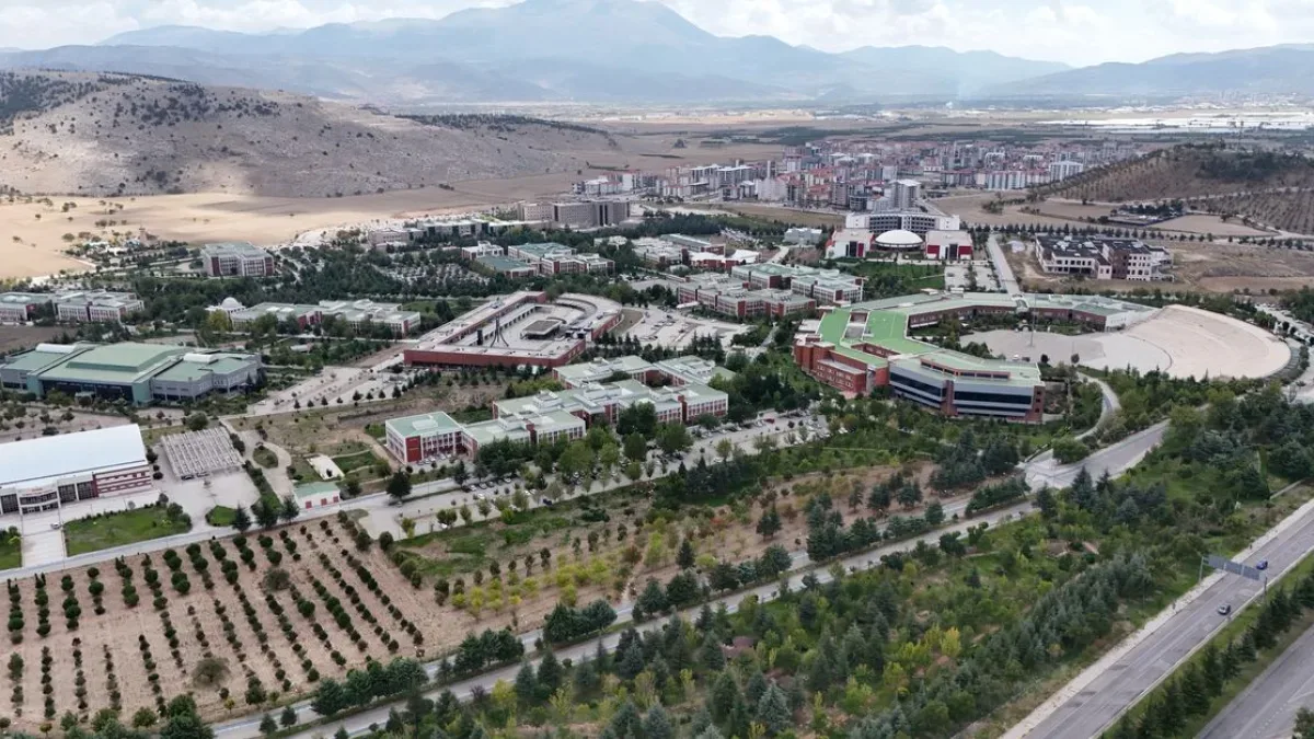Yeditepe Üniversitesi'nde Ayet Pankartı İçin YÖK Soruşturması Başlatıldı
