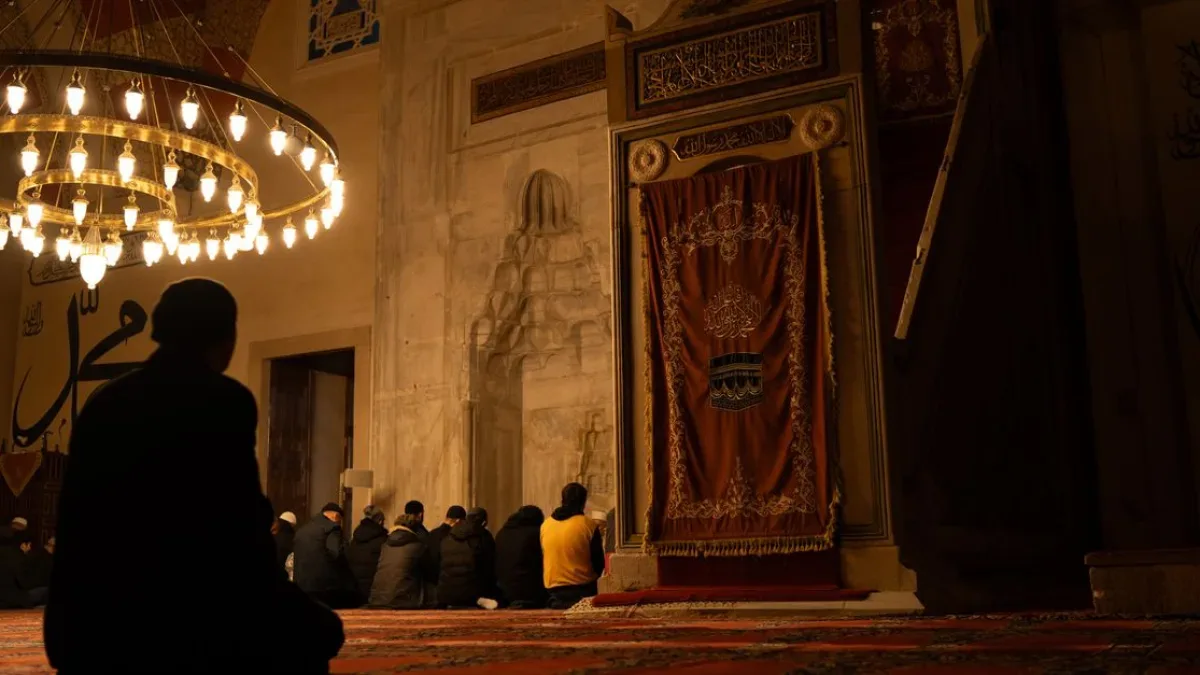 Cumhurbaşkanı Erdoğan, Hz. Ali Camisi'nde cuma namazı kıldı