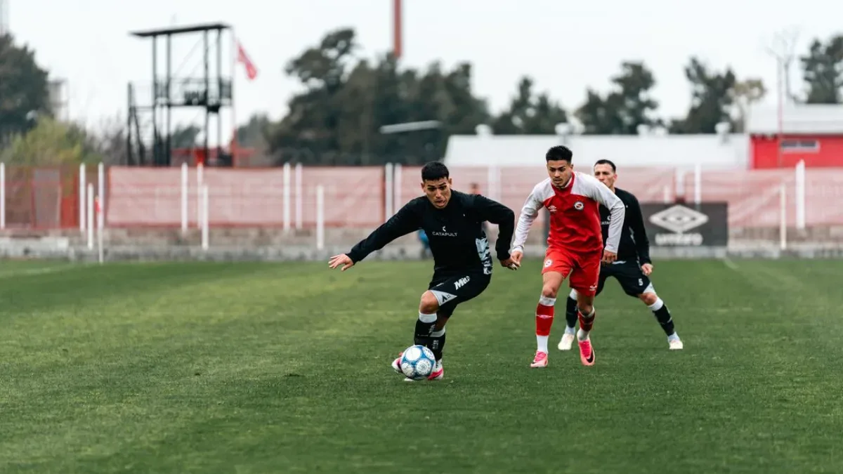 Futbol Maçında Gergin Anlar: İspanyol Oyunculara Saldırı