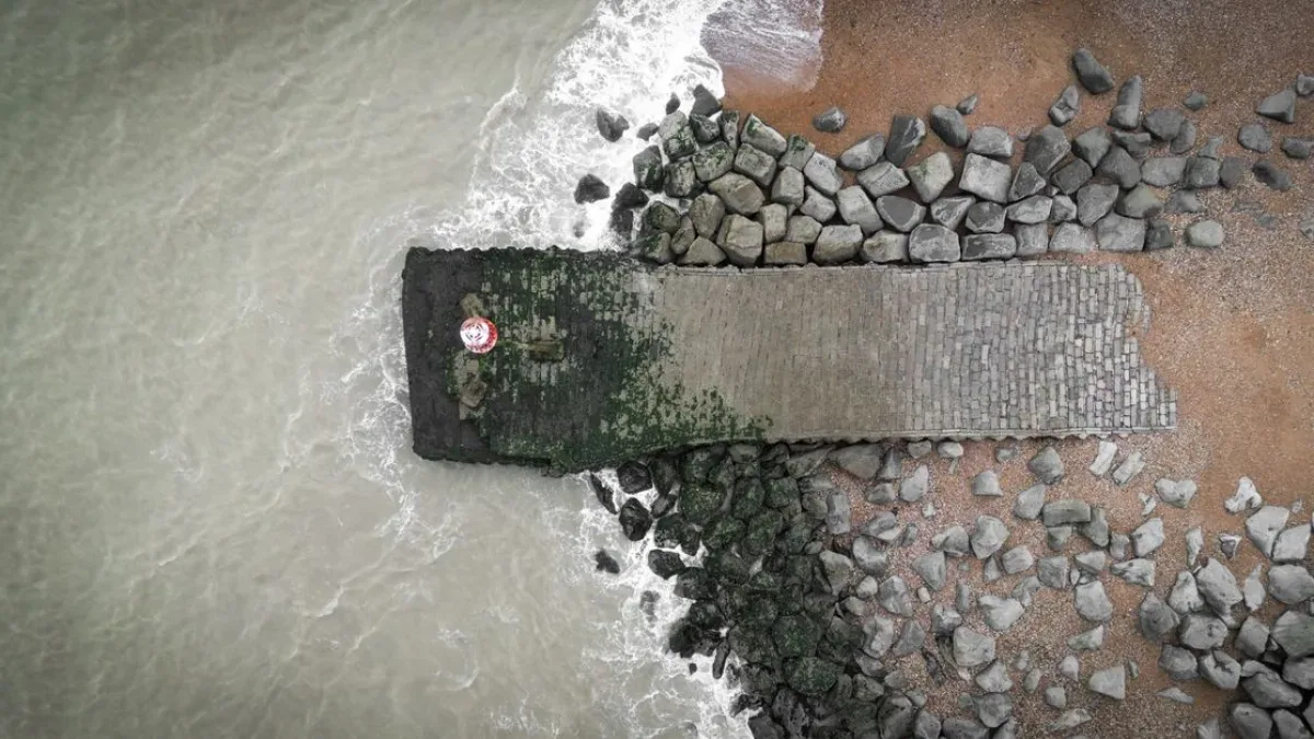 Karaburun'da patlayıcı madde içeren insansız hava aracı bulundu