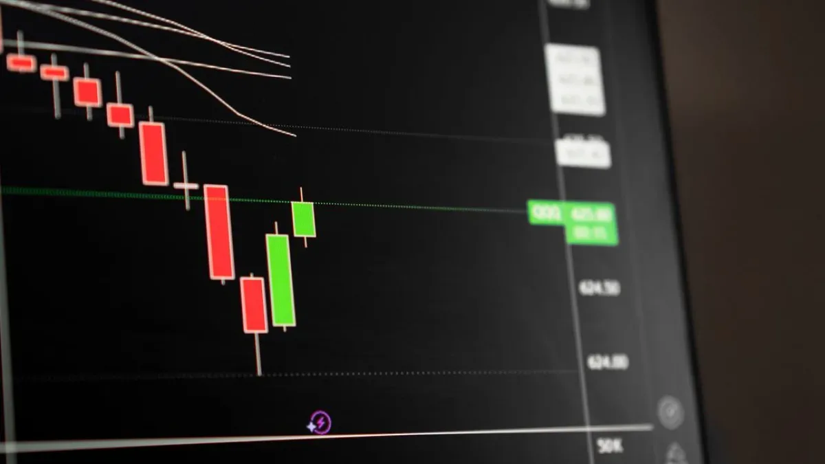 16 Ağustos 2026 Piyasa Değerlendirmesi: Dolar ve Euro Değişmedi, BIST 100 Yükseldi